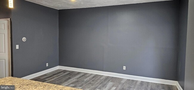 Building Photo - 1221 Poplar Grove St