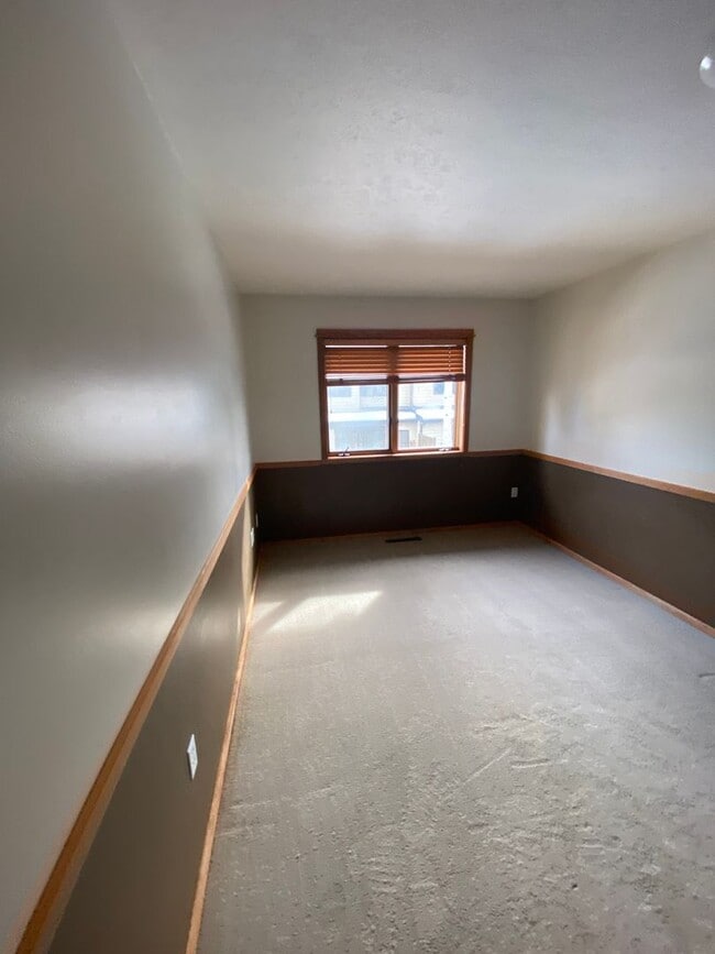 Building Photo - 1712 W Olive St
