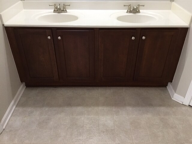 Building Photo - 5223 Sunriver Rd