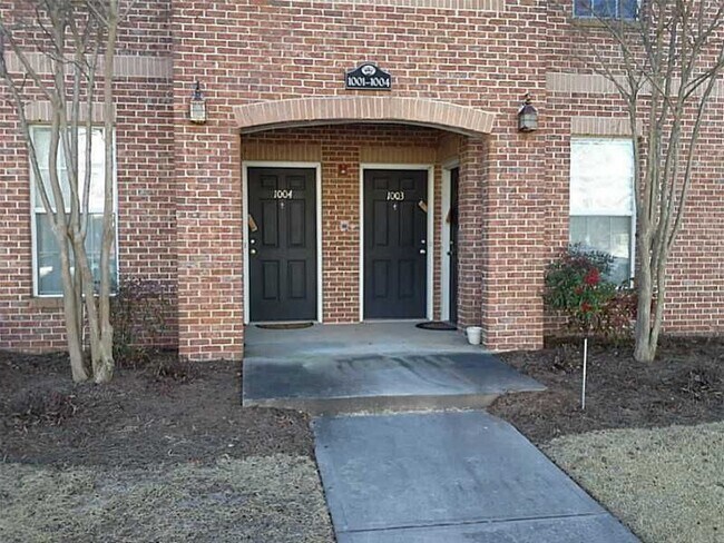 Building Photo - 245 Amal Dr SW