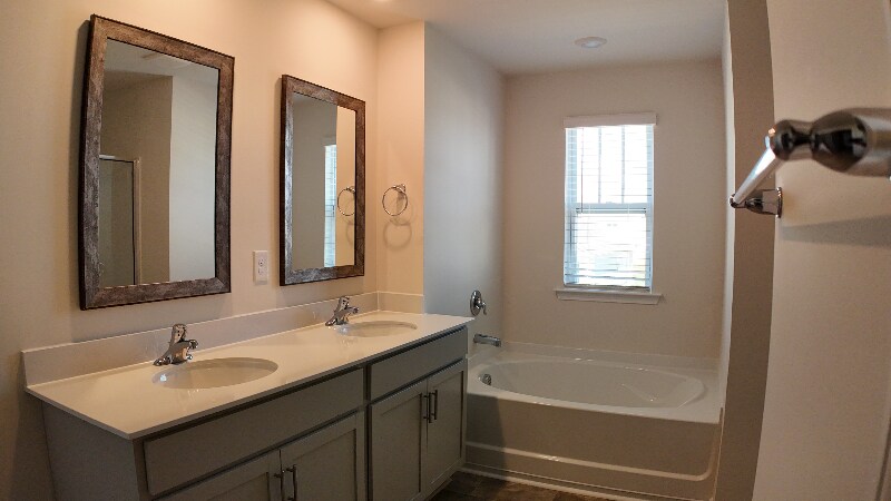 Building Photo - 225 Mosby Dr