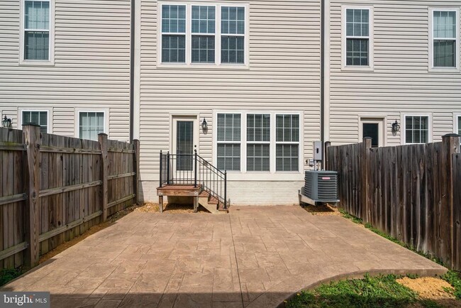 Building Photo - 116 Apricot St
