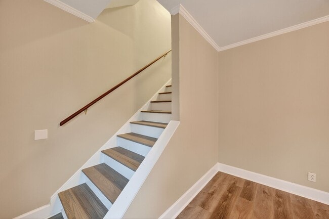 Building Photo - Two bedroom townhome in prime location!