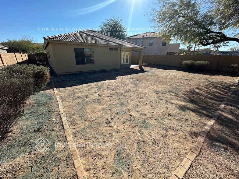 Building Photo - 2430 W Darrel Rd