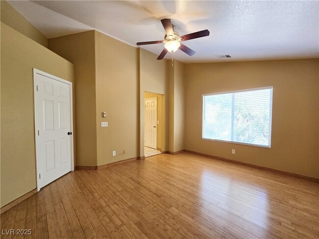 Building Photo - 8446 Opal Splendor Ave