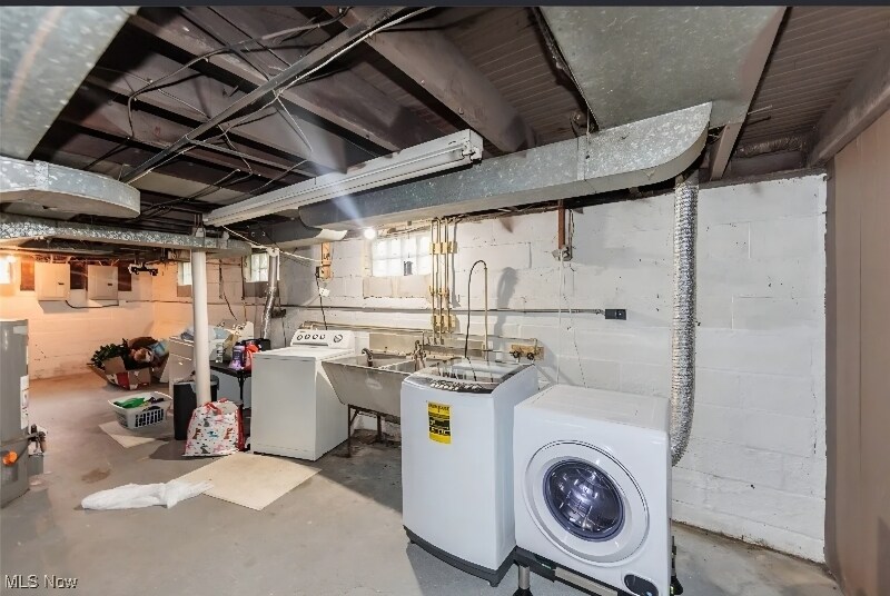 Building Photo - 10310 Adelaide Ave