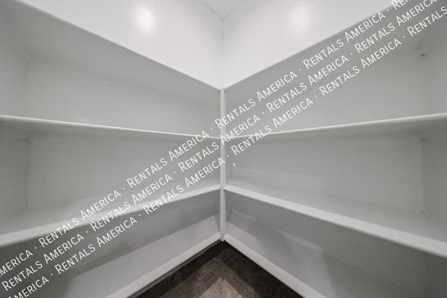 Building Photo - 36472 W San Capistrano Ave