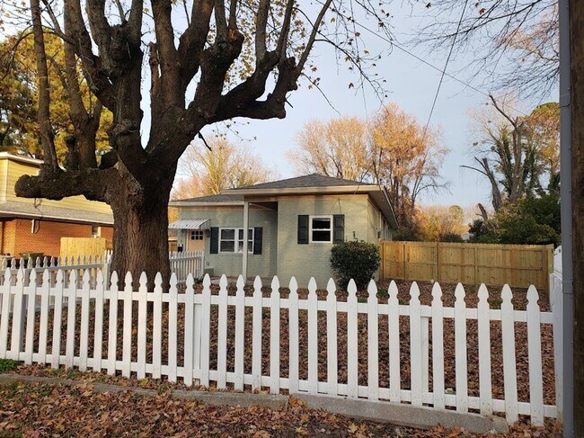 Building Photo - 516Vaughan Avenue