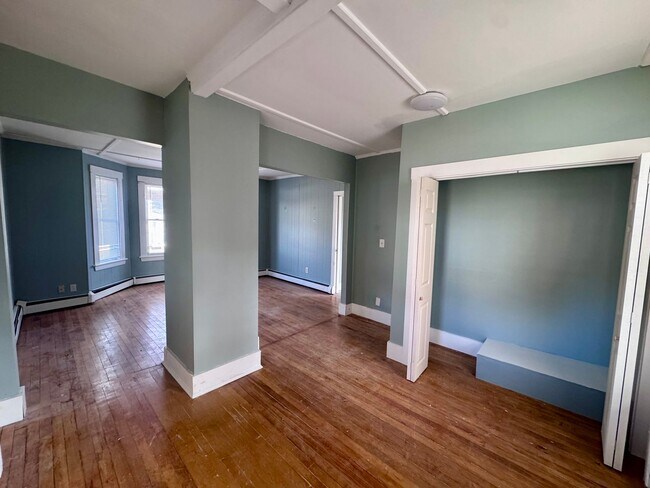 Building Photo - 41 Rollins Rd