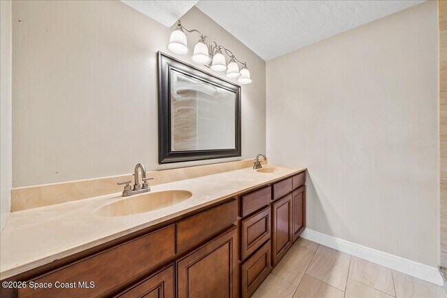 Building Photo - 2190 Forest Knoll Dr NE