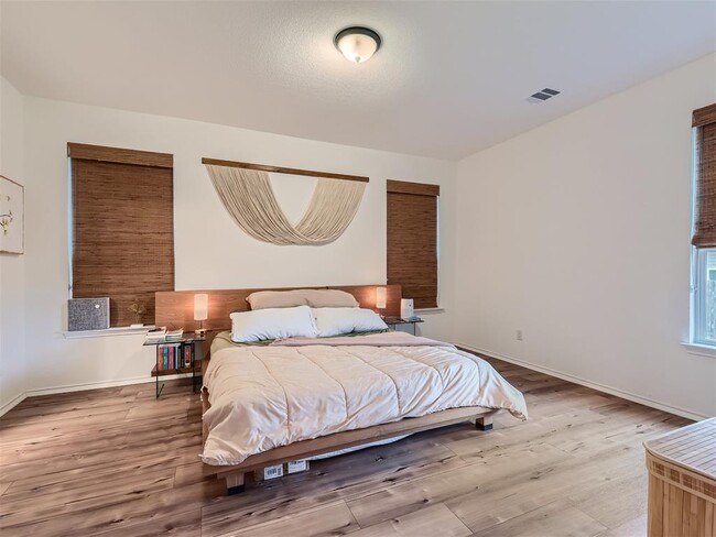 Building Photo - 6521 Carriage Pines Dr