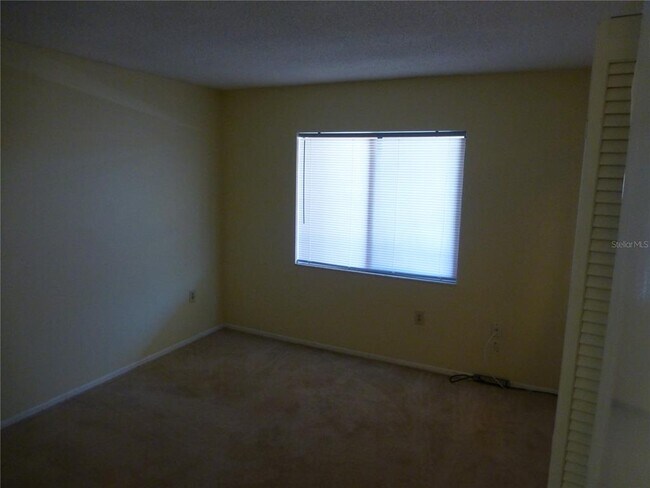 Building Photo - 114 Lakeside Dr