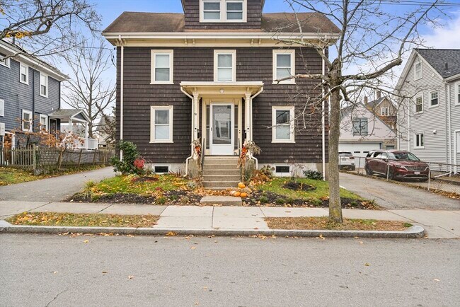 Building Photo - 57 Cook St