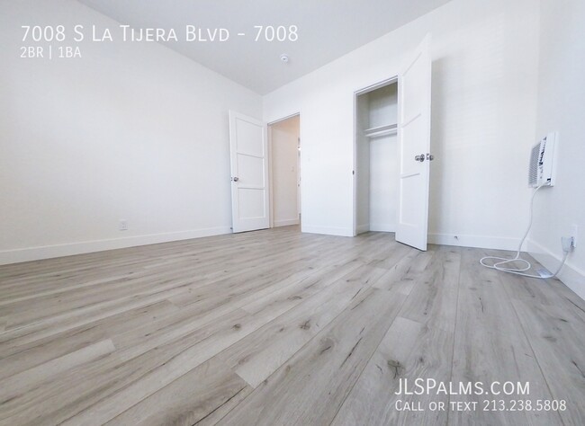 Building Photo - Beautifully remodeled 2 bed w/Full stainle...