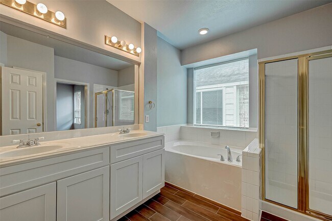 Building Photo - 3306 Stratford Pointe Dr