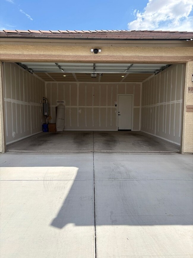 Building Photo - 9020 E Pantano Bluff Dr