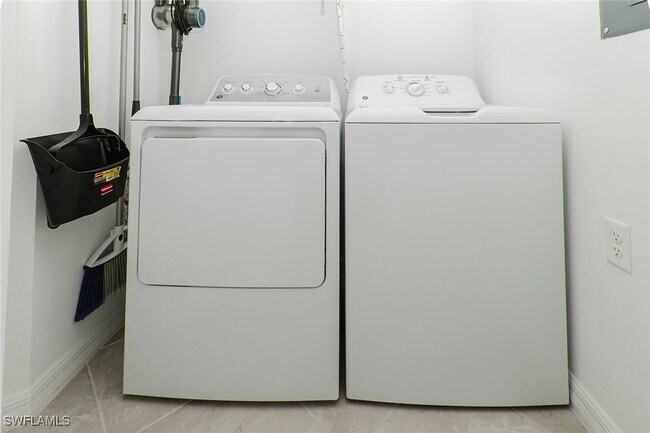 Building Photo - 5555 Double Eagle Cir