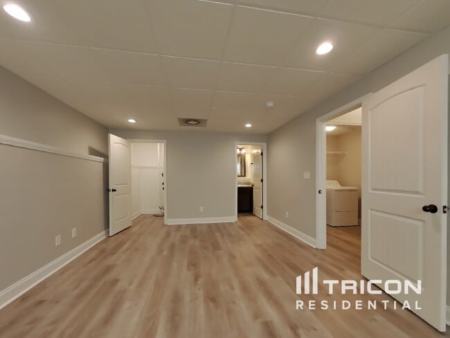 Building Photo - 8978 Western Pines Dr