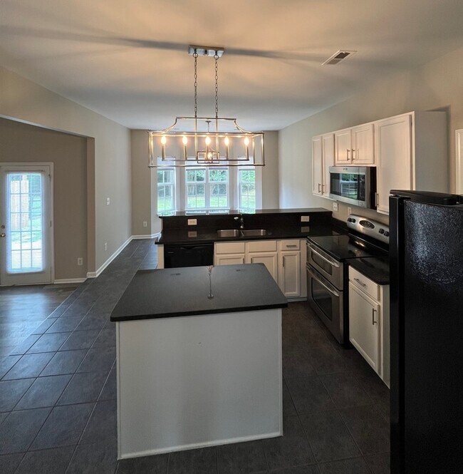 Building Photo - 15315 Edgewater Forest Ln