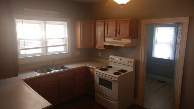 Primary Photo - 1024 N 8th St