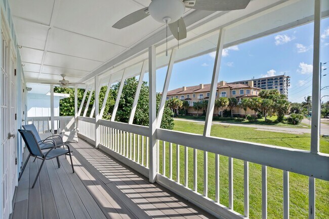 Building Photo - 670 Hernando St