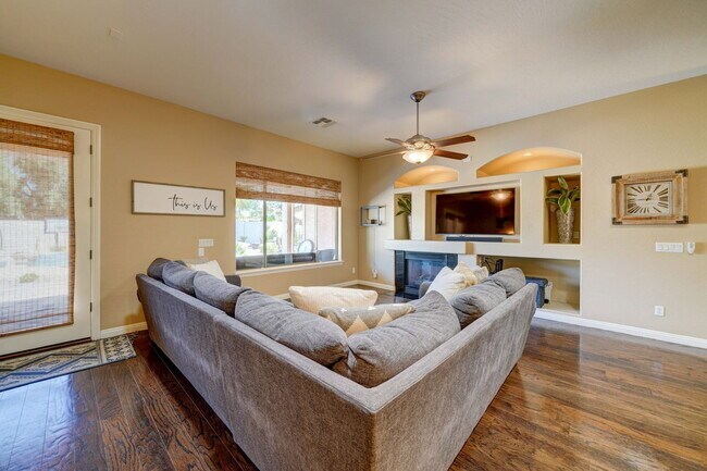 Building Photo - 4221 S Danyell Dr