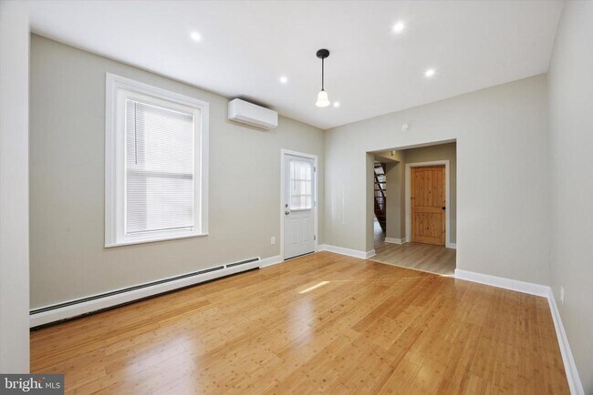 Building Photo - 606 Vernon St