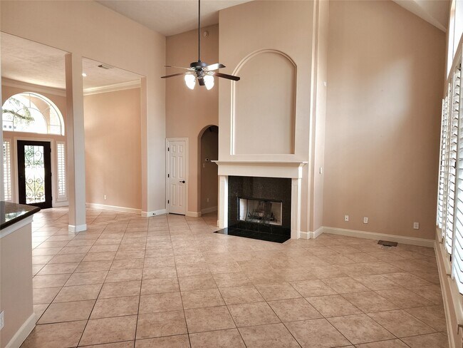 Building Photo - 14214 Altair Dr