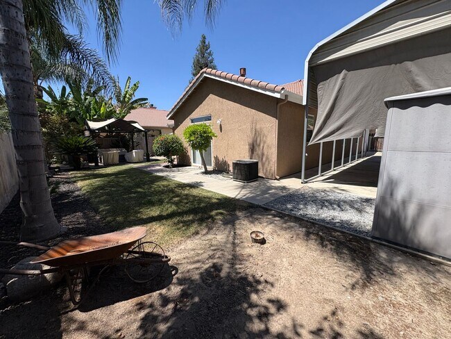 Building Photo - 1523 E Monte Vista Ct