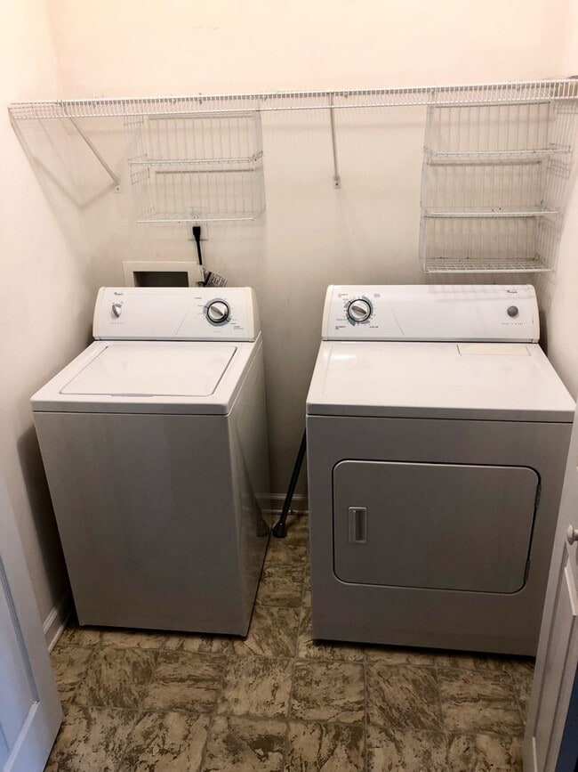 Building Photo - 1301 Harts Ridge Dr