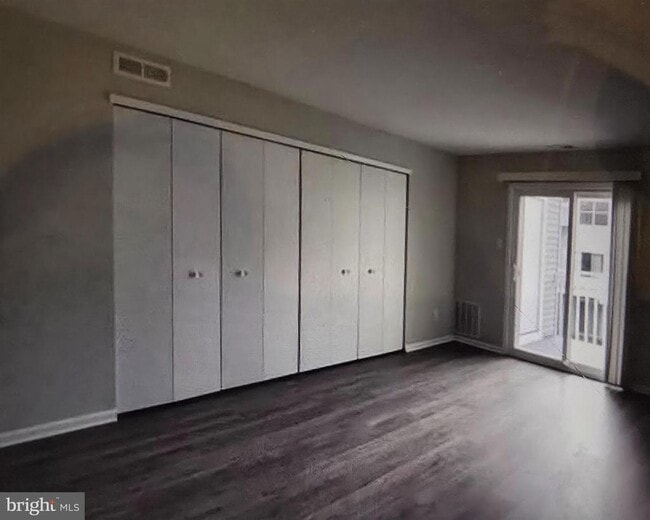 Building Photo - 411 Park Pl Dr