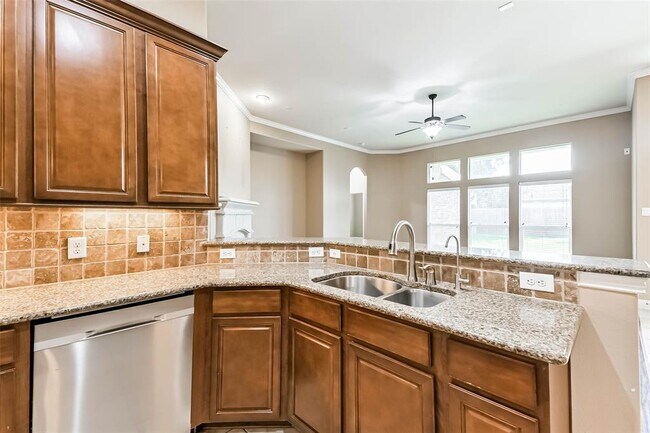 Building Photo - 13911 Desert Trace Ct