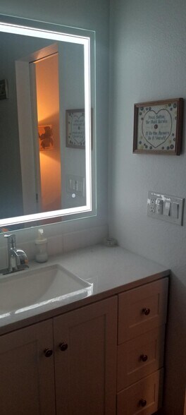 Building Photo - 42029 Cosmic Dr