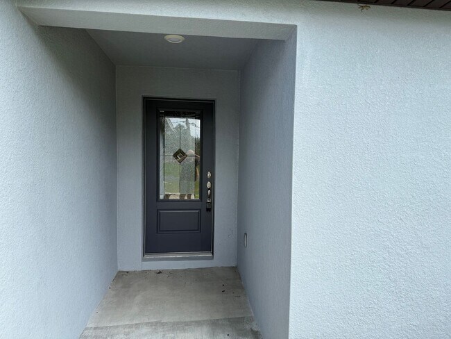 Building Photo - Stunning Brand-New 3 Bedroom+Den Home in P...