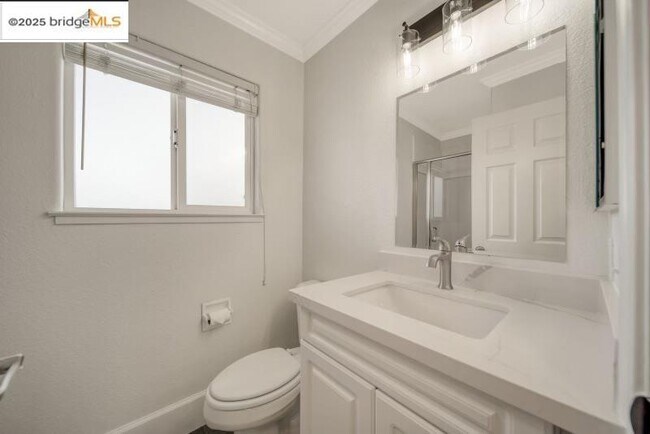 Building Photo - 905 Lido Cir