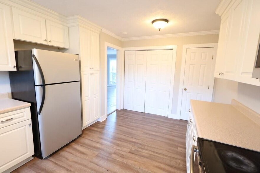 Building Photo - 1985 Briarcliff Rd