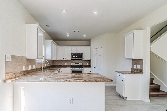 Building Photo - 18111 Hillock Glen Ln