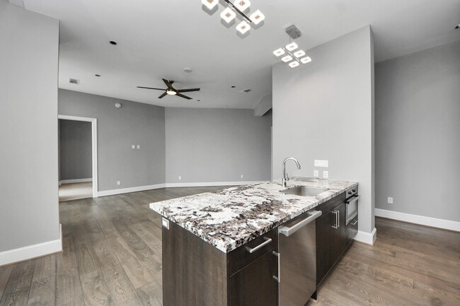Building Photo - 1409 Post Oak Blvd