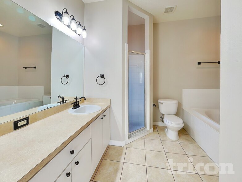 Building Photo - 1227 Gordon Oaks Dr