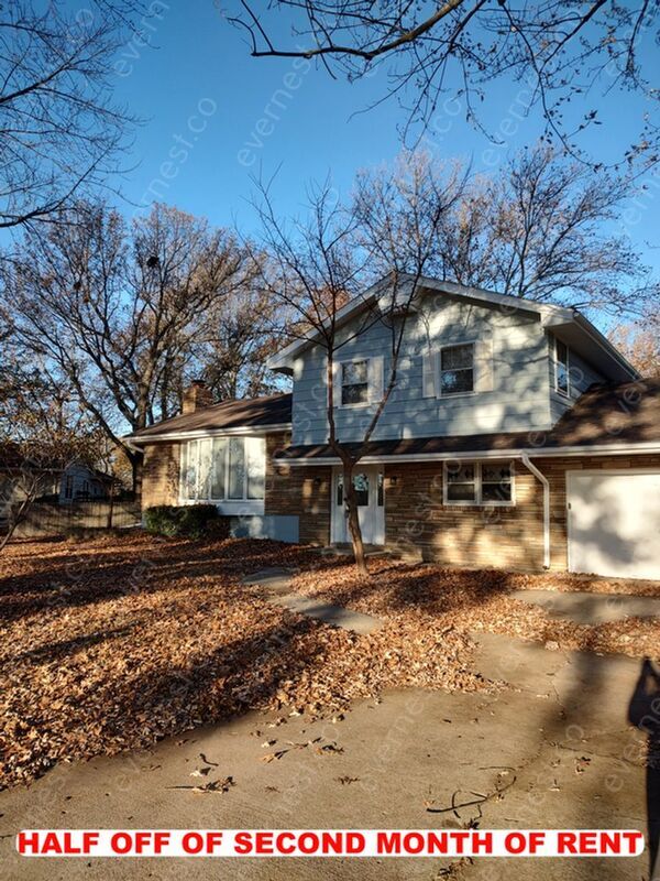 Building Photo - 916 Dorton Ln