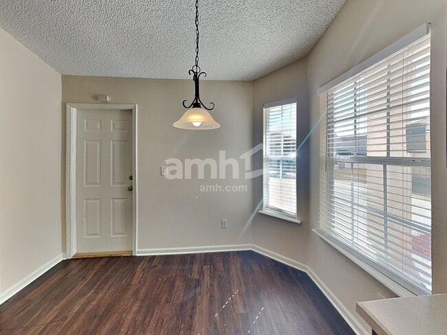 Building Photo - 2952 Majestic Oaks Ln