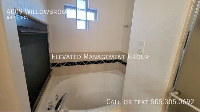 Building Photo - 4009 Willowbrook Pl NW