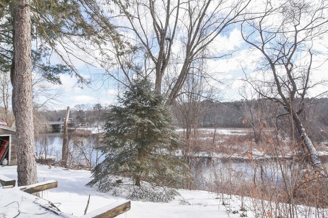 Building Photo - 27 Fenway Dr