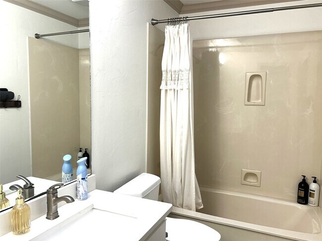 Building Photo - 7128 County Rd 319