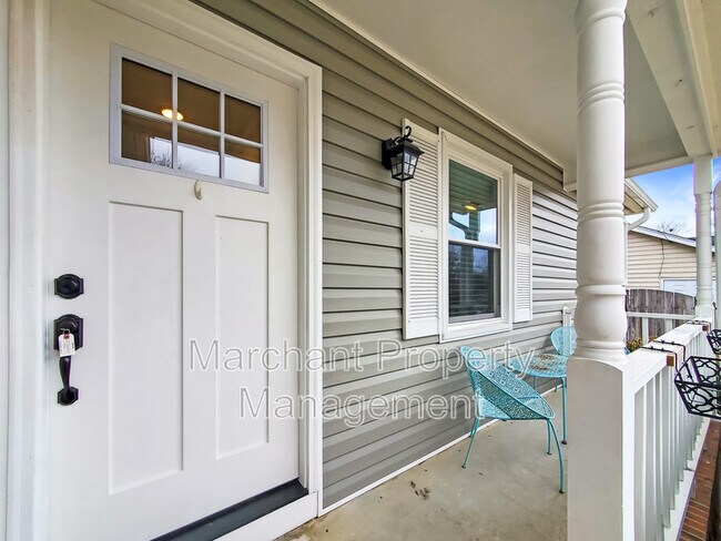 Building Photo - 117 Charmar Way