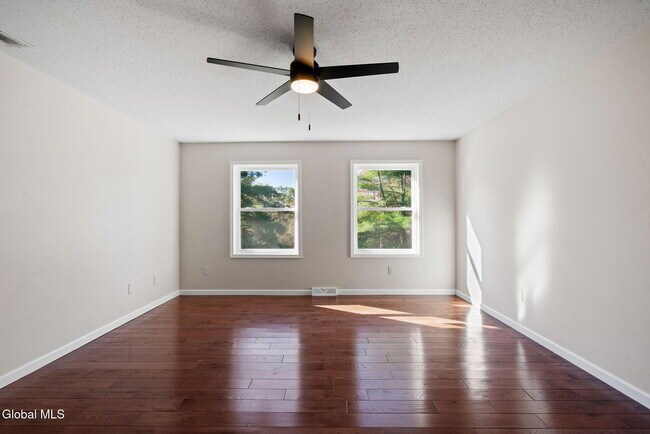 Building Photo - 30 Dick Lynch Rd