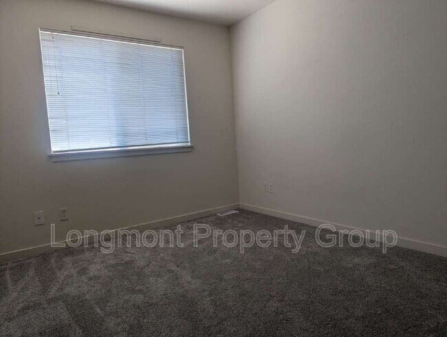 Building Photo - 3676 Oakwood Dr