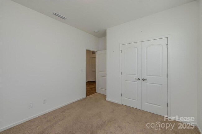 Building Photo - 224 Old Harbor Dr