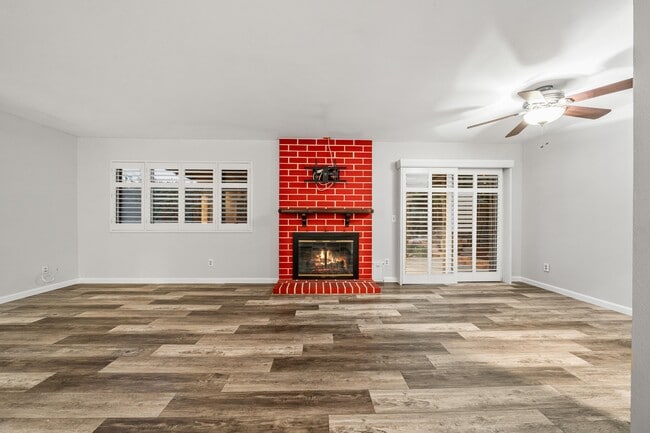 Building Photo - 9816 Costa Lago St