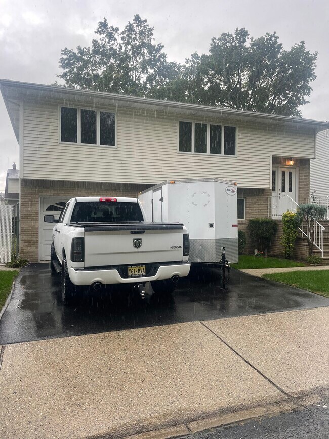 Front with 2 car garage - 246 Lee St